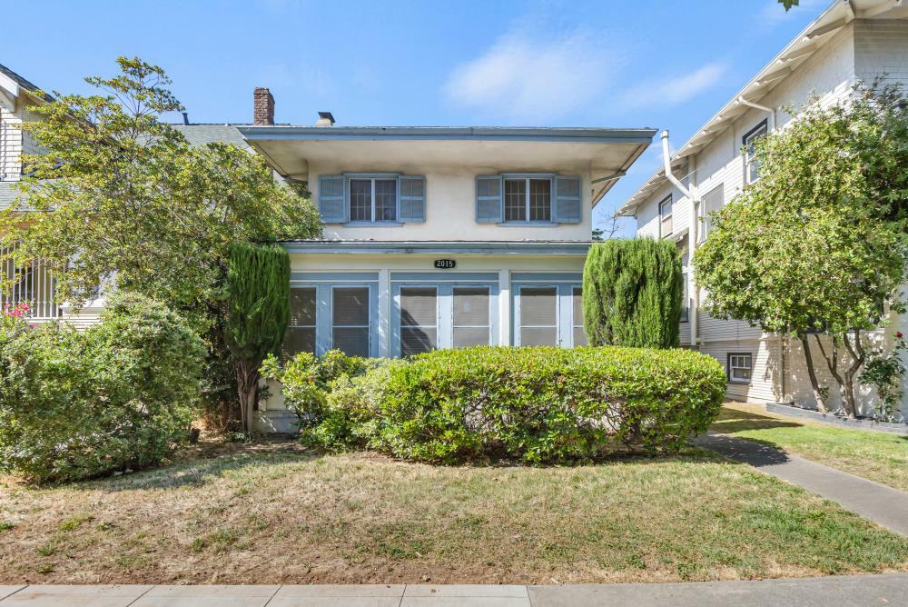 Property Photo: 2015 T Street CA 95811