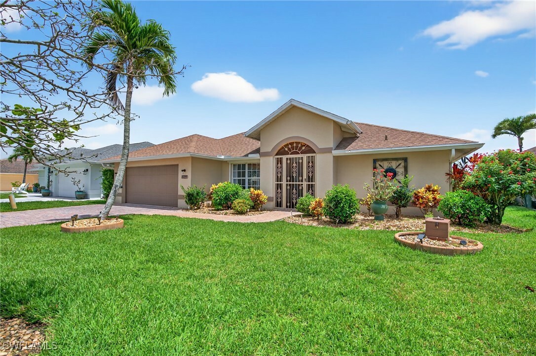 Property Photo: 3727 Kent Drive FL 34112