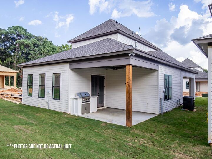 Property Photo:  1221 Ivy Road  MS 38655 