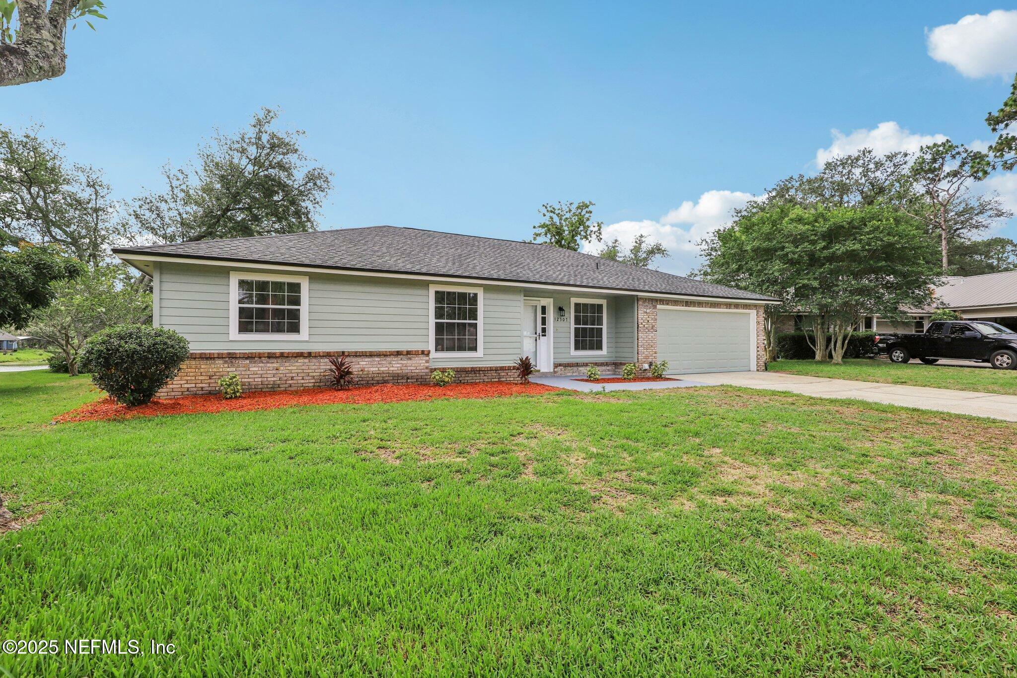 Property Photo: 12307 Windstream Lane FL 32258