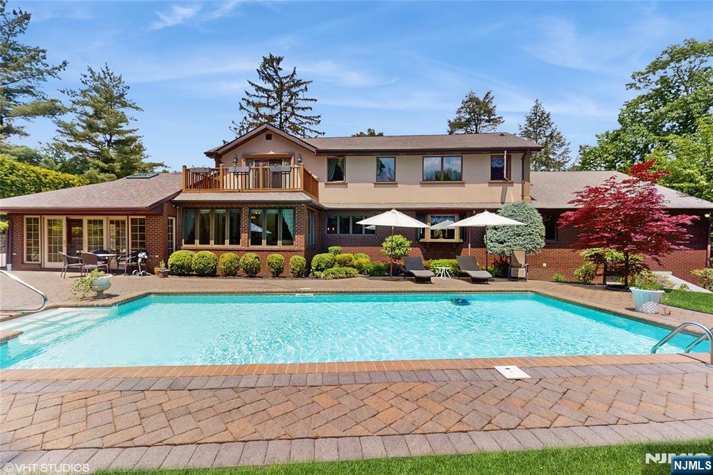 1 Woodmere Court  Caldwell NJ 07006 photo