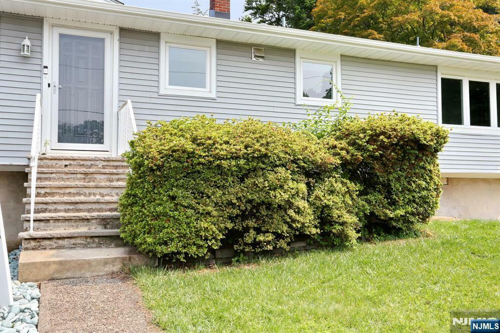 Property Photo:  8 Cedar Road  NJ 07628 