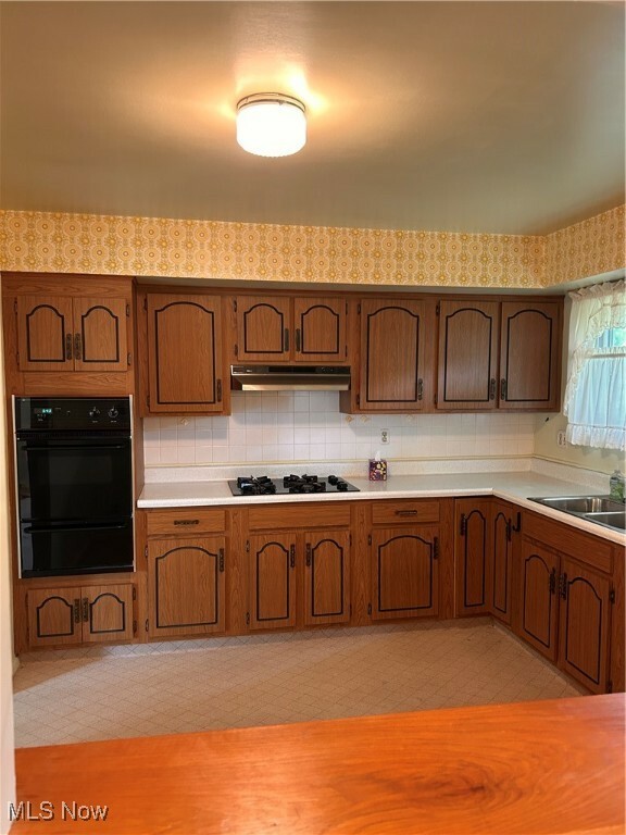 Property Photo: 4511 Warwick Drive N OH 44406