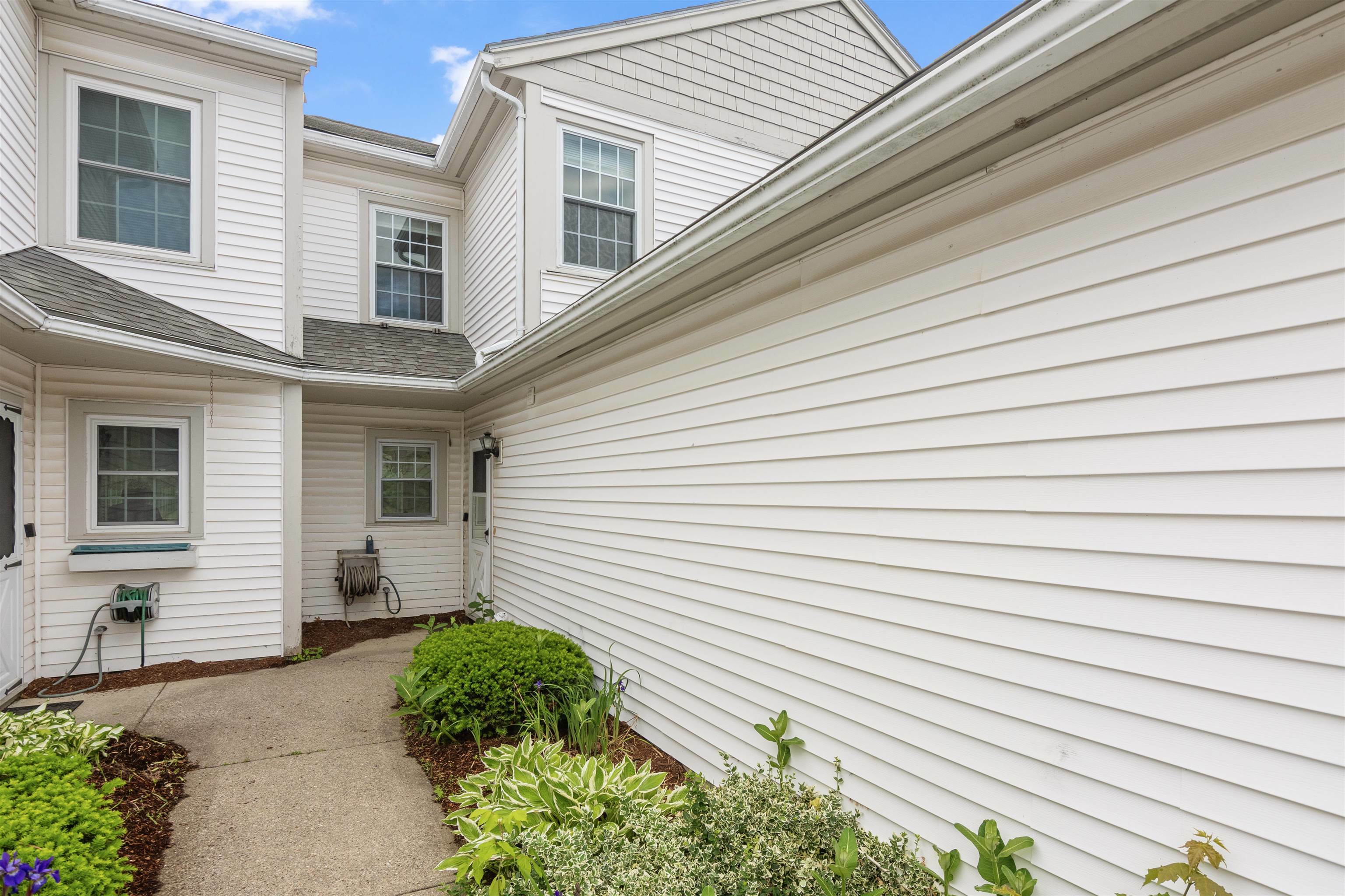 Property Photo: 76 Saybrook Road VT 05452