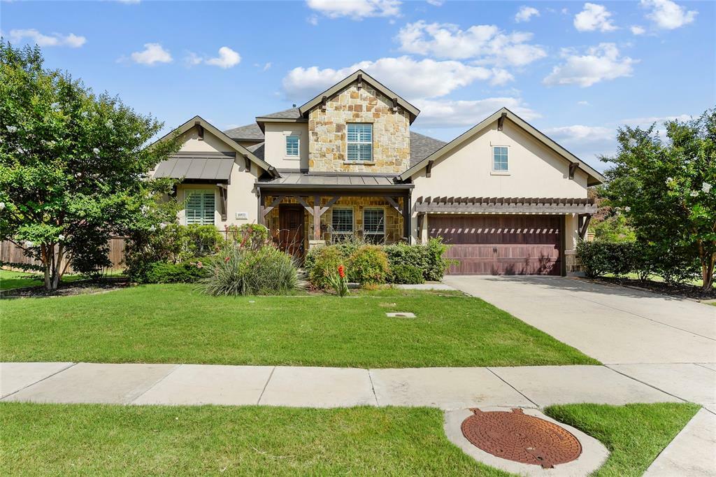 Property Photo: 10933 Falling Leaf Trail TX 76226