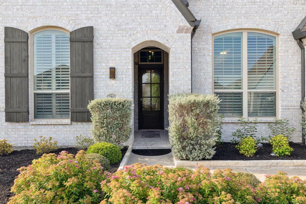 Property Photo: 1013 Parkstone Drive TX 76227
