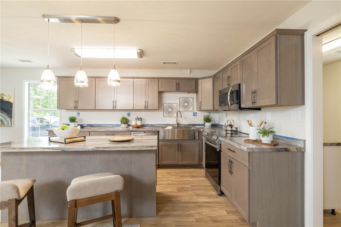 Property Photo: 10042 Whitehouse Road AR 72701