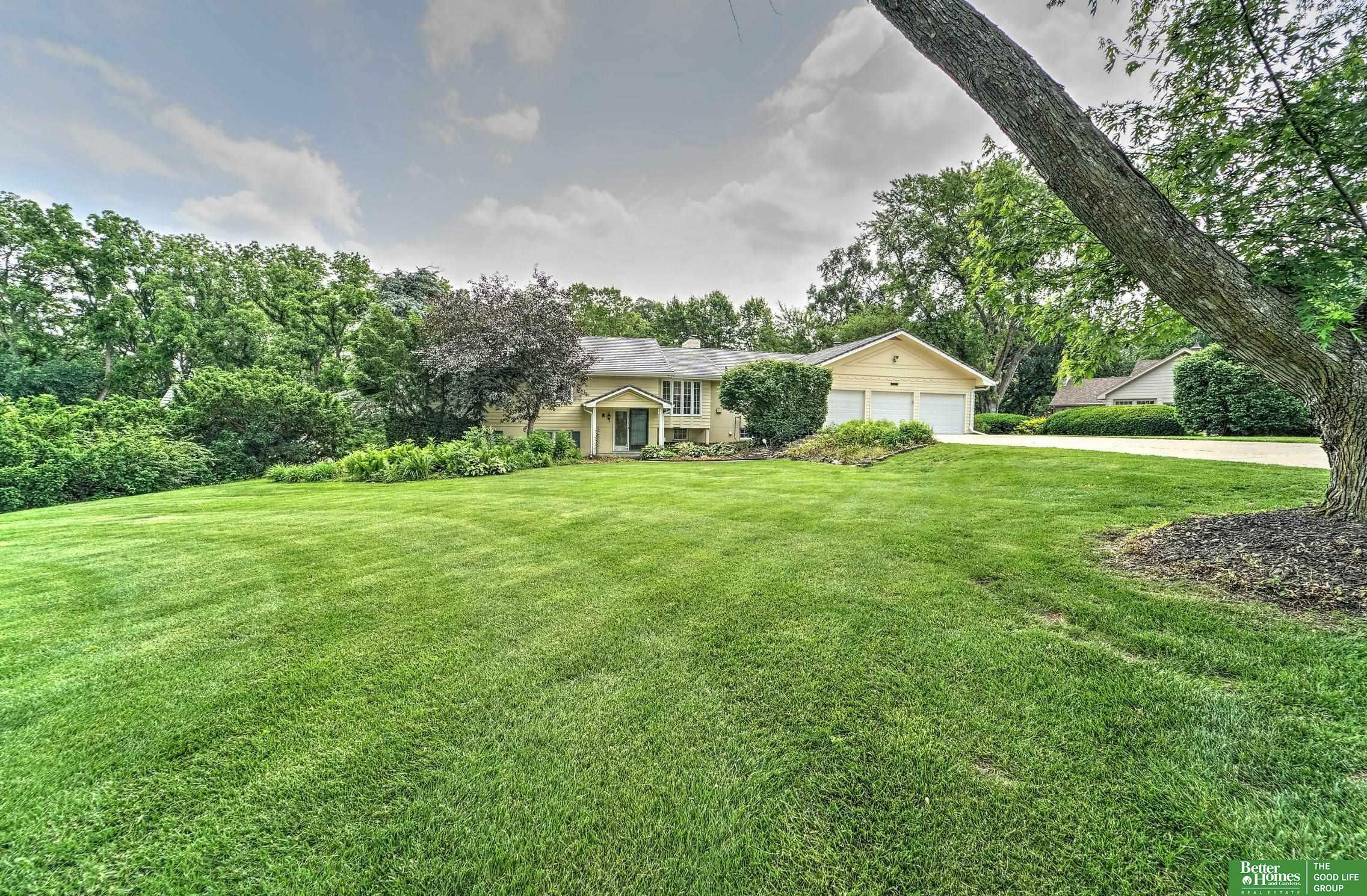Property Photo: 3321 S 101st Street NE 68124