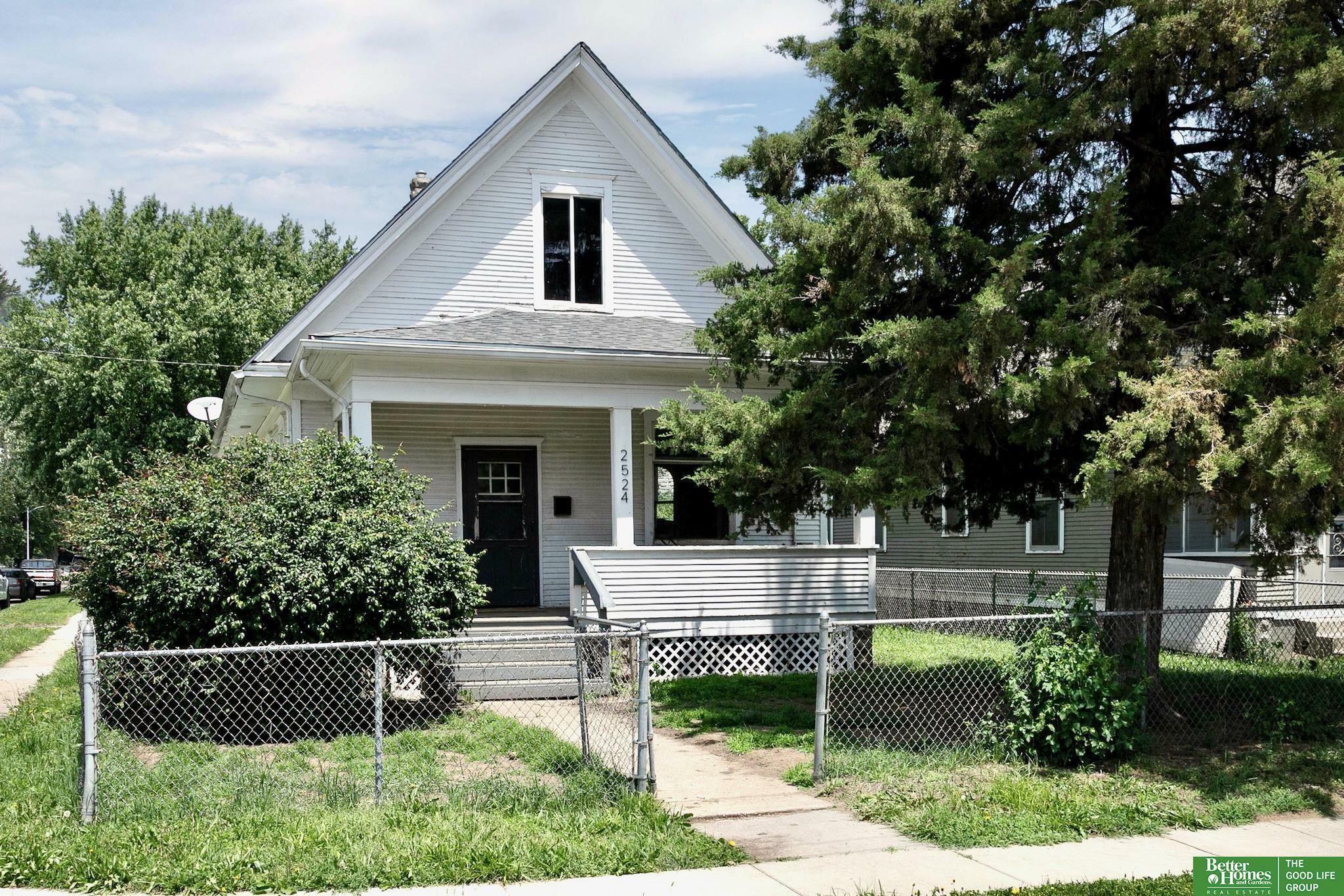 Property Photo: 2524 Fort Street NE 68111