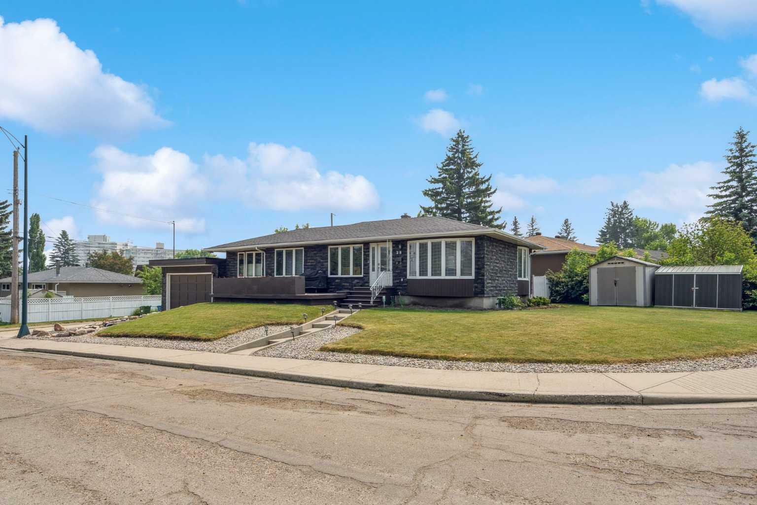 25 Manor Road SW  Calgary AB T2V 2A1 photo