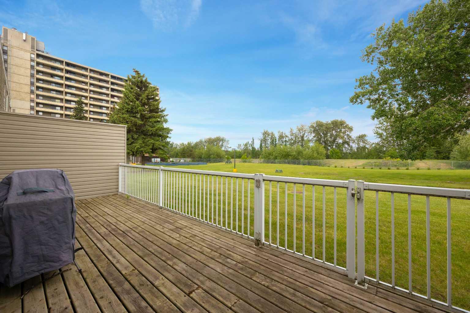 Property Photo: 21 Macdonald Drive 1516 AB T9H 4H4