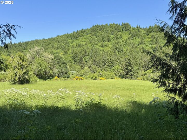 Property Photo: 11890 SW Dupee Valley Rd OR 97128