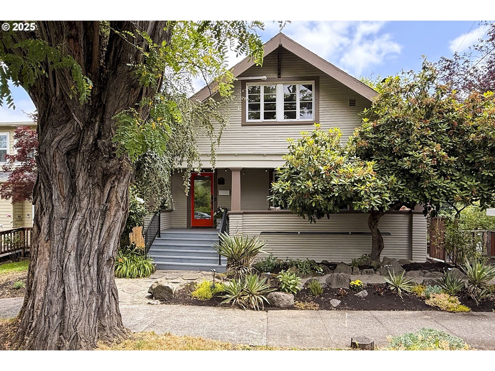 Property Photo:  3786 SE 8th Ave  OR 97202 