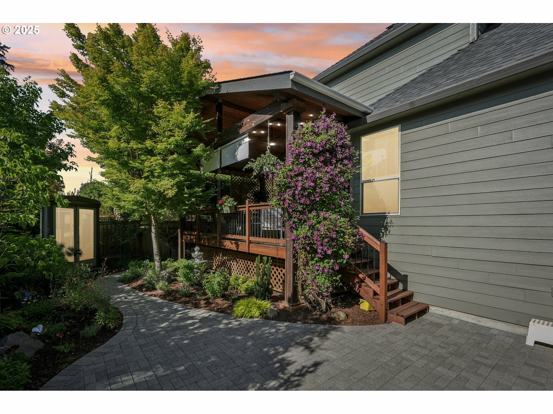 Property Photo: 915 NE 36th Ave WA 98607