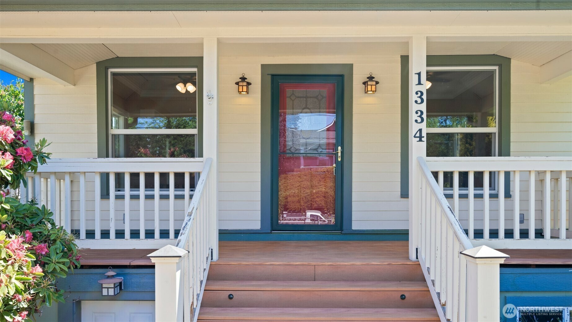 Property Photo: 1334 Elizabeth Avenue WA 98337