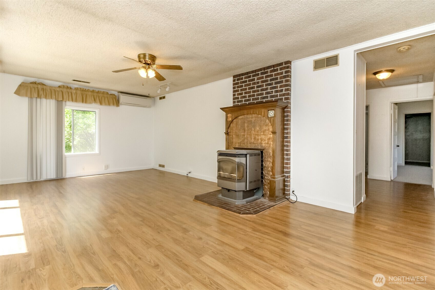 Property Photo: 14523 Pioneer Way E WA 98372