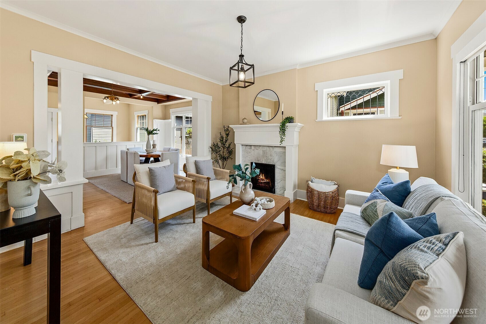 Property Photo: 2406 5th Avenue W WA 98119