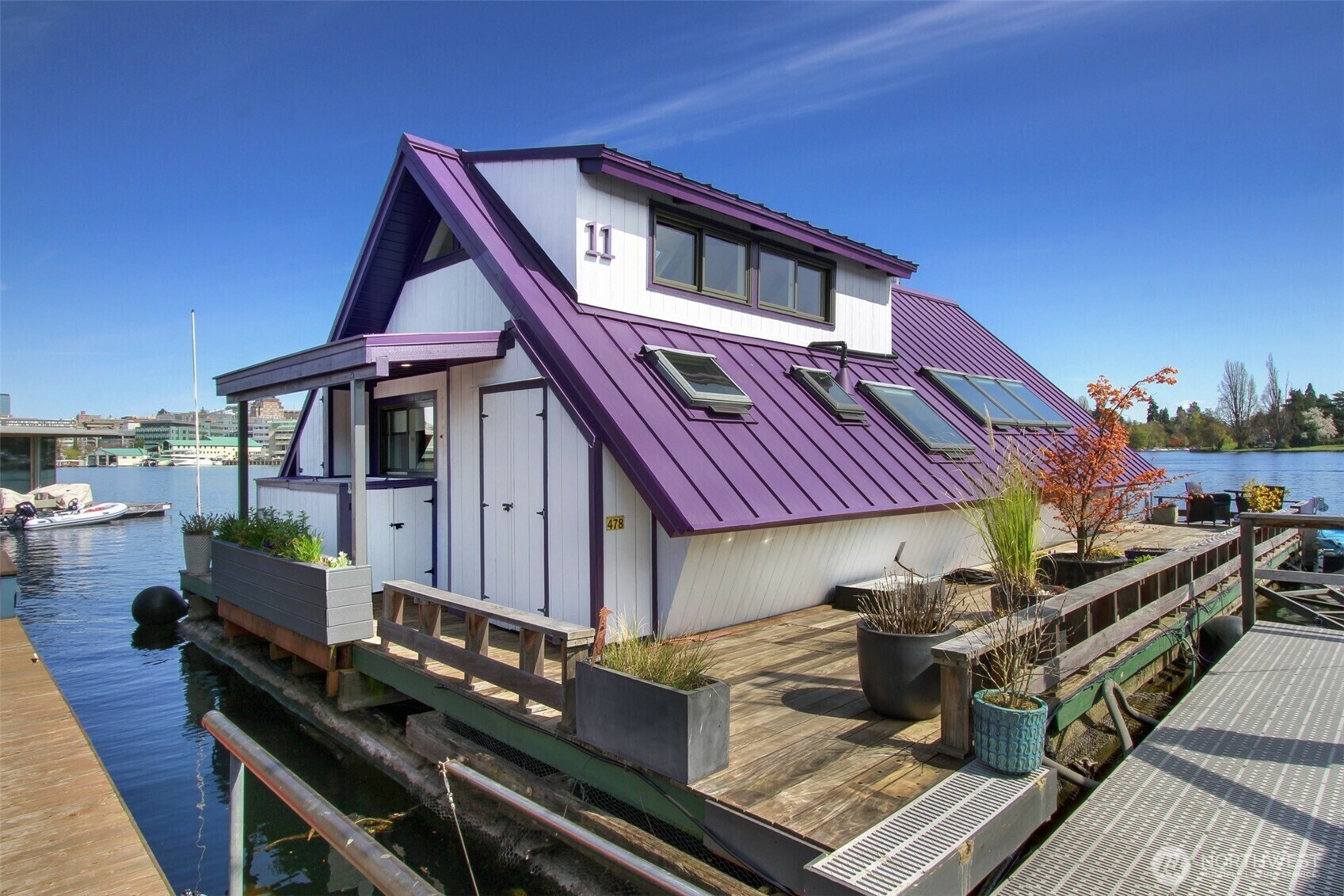Property Photo: 2822 Boyer Avenue E 11 WA 98102
