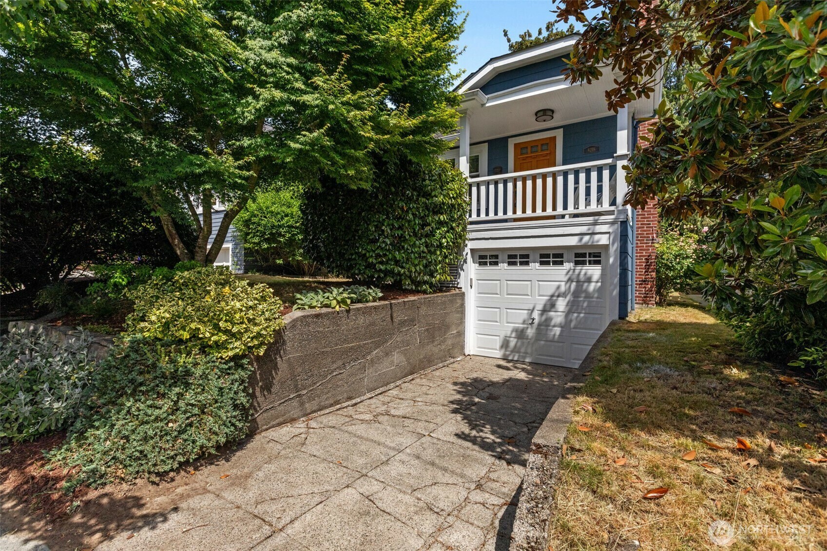 Property Photo:  6218  26th Ave NE  WA 98115 