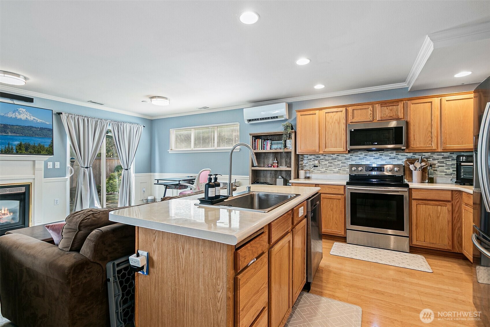 Property Photo: 12355 SE 311th Street 6 WA 98092