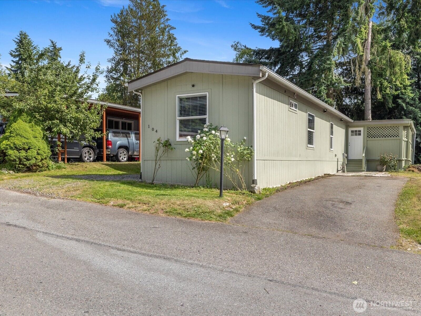 Property Photo:  7701  Hardeson Road 104  WA 98203 