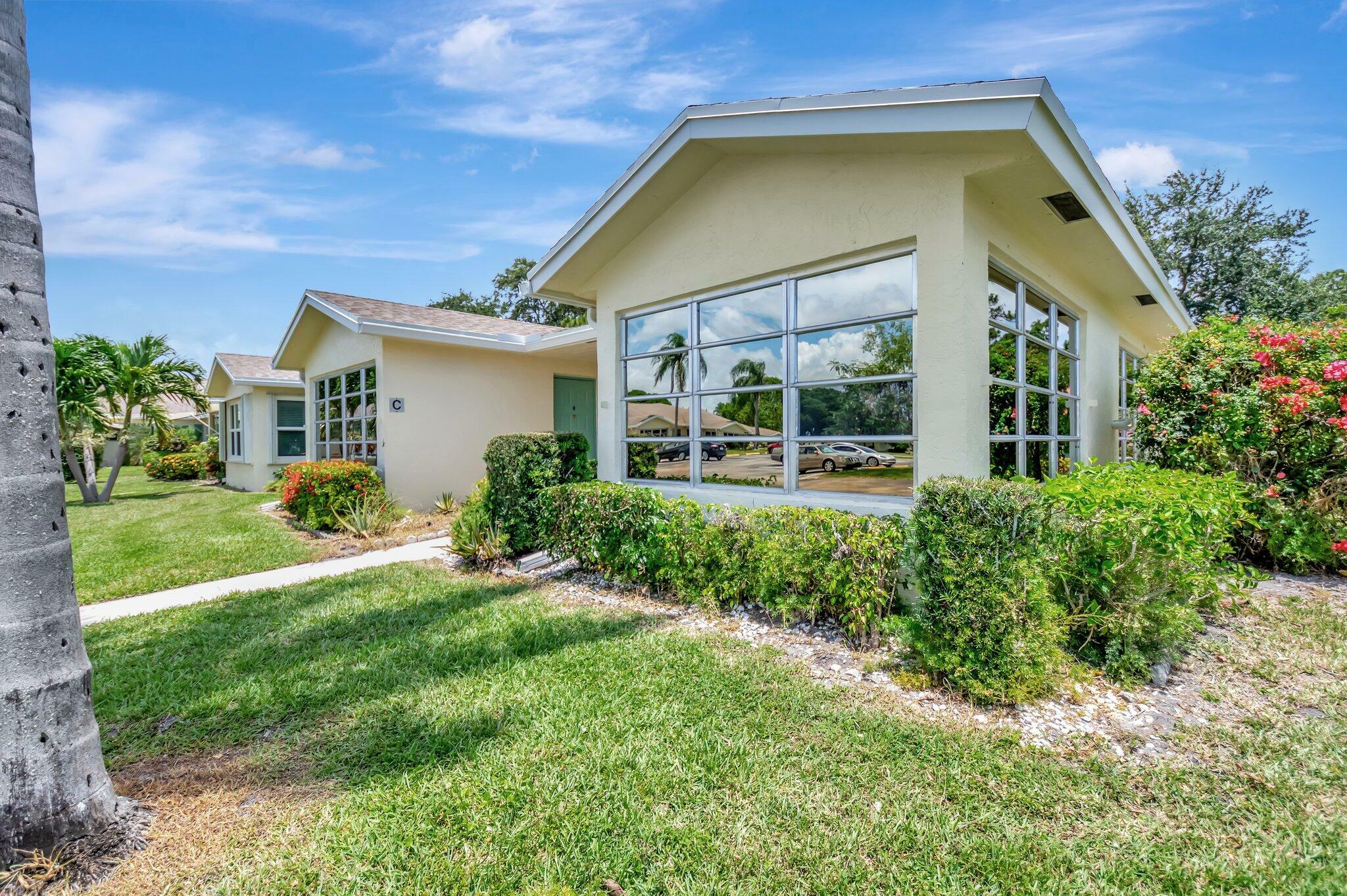 Property Photo: 5073 Lakefront Boulevard FL 33484