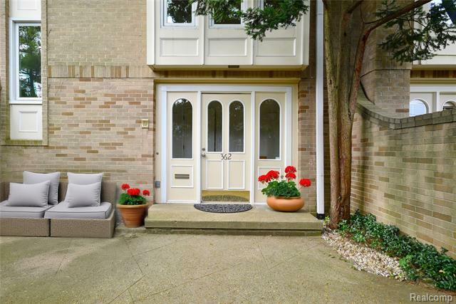 Property Photo: 362 Southfield Road MI 48009