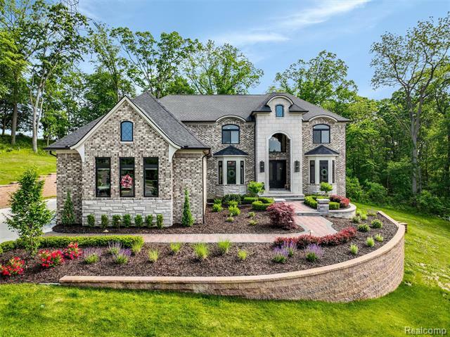Property Photo:  2584 Heights View Court  MI 48306 