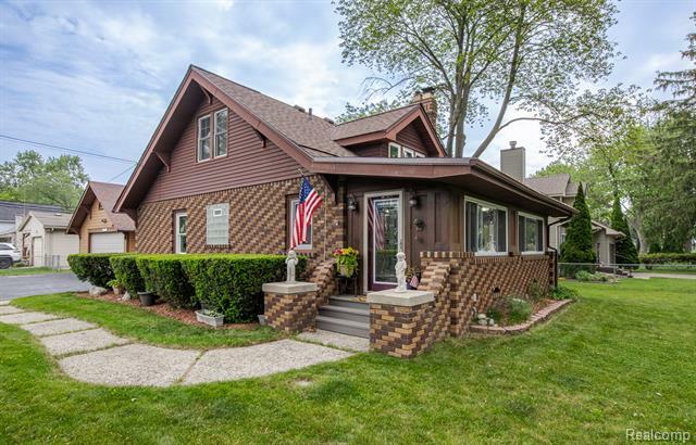 284 W Clarkston Road  Orion Twp MI 48362 photo