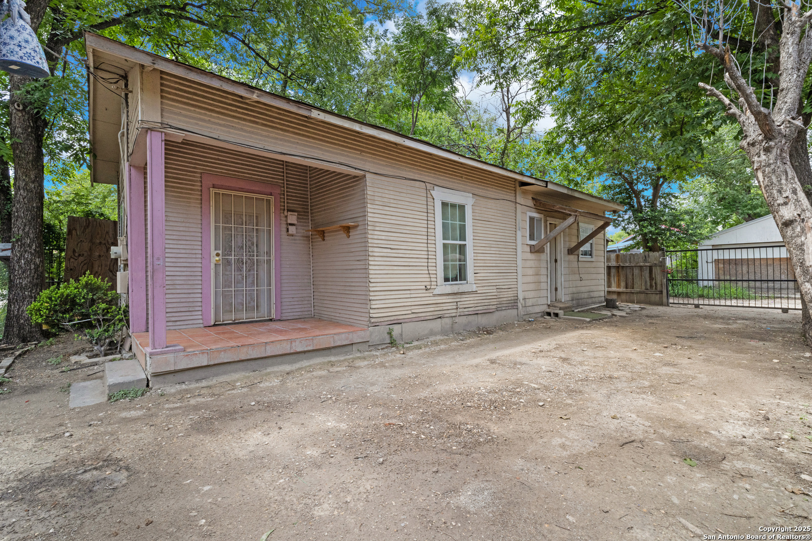 115 English Way  San Antonio TX 78207 photo