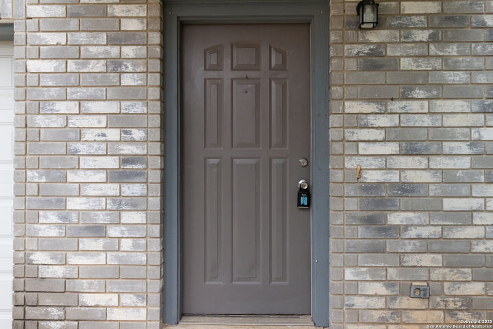 Property Photo: 8310 Border Ridge TX 78240