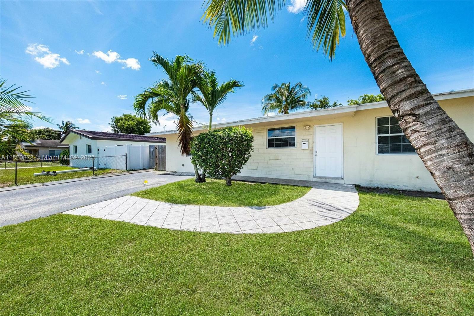 7771 Simms St  Hollywood FL 33024 photo