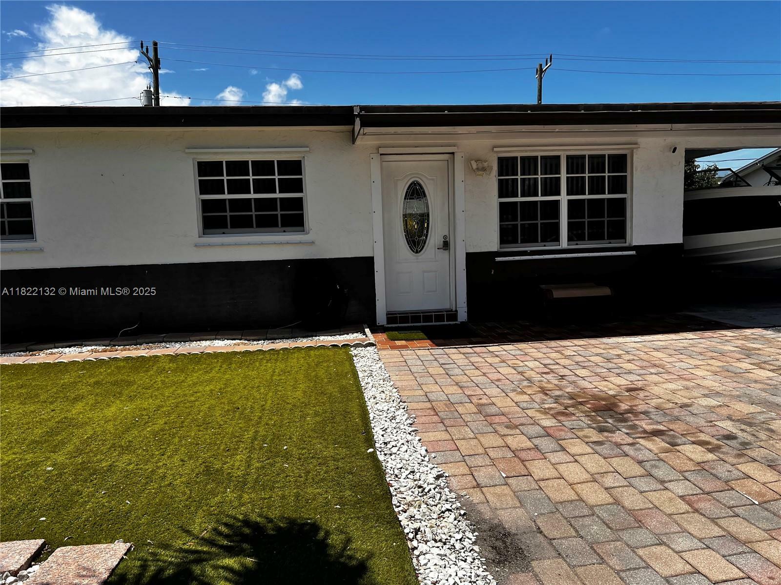 Property Photo: 7151 Pershing St FL 33024