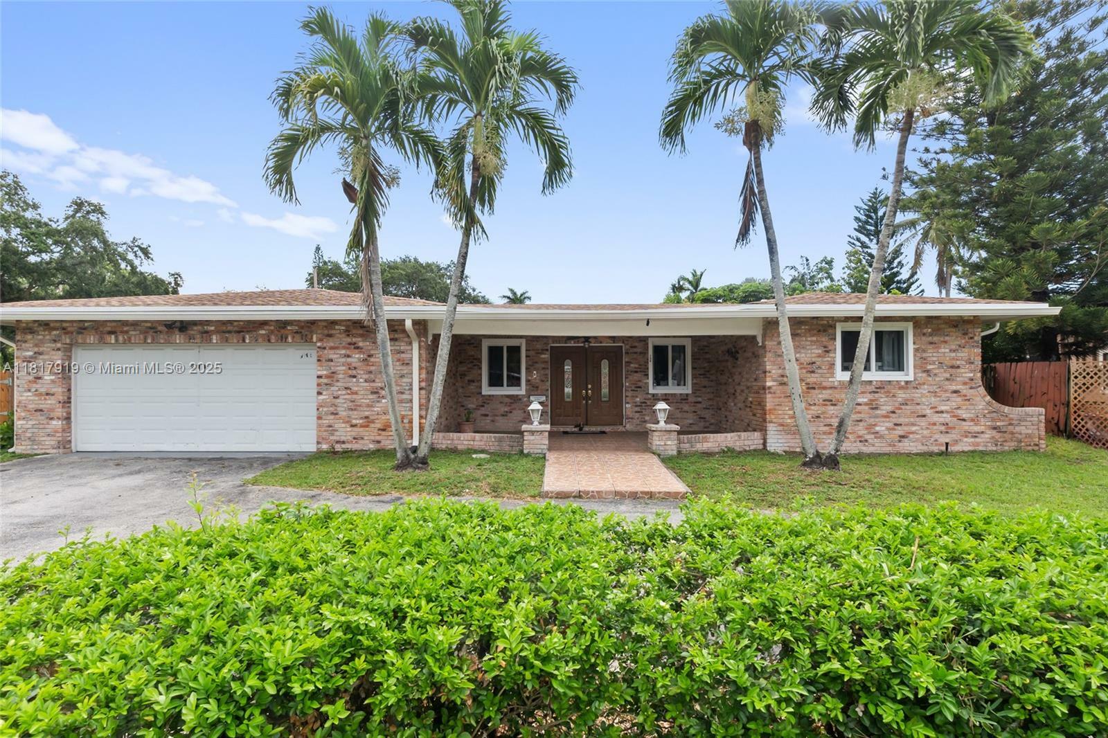 Property Photo:  736 Ixora Ln  FL 33317 