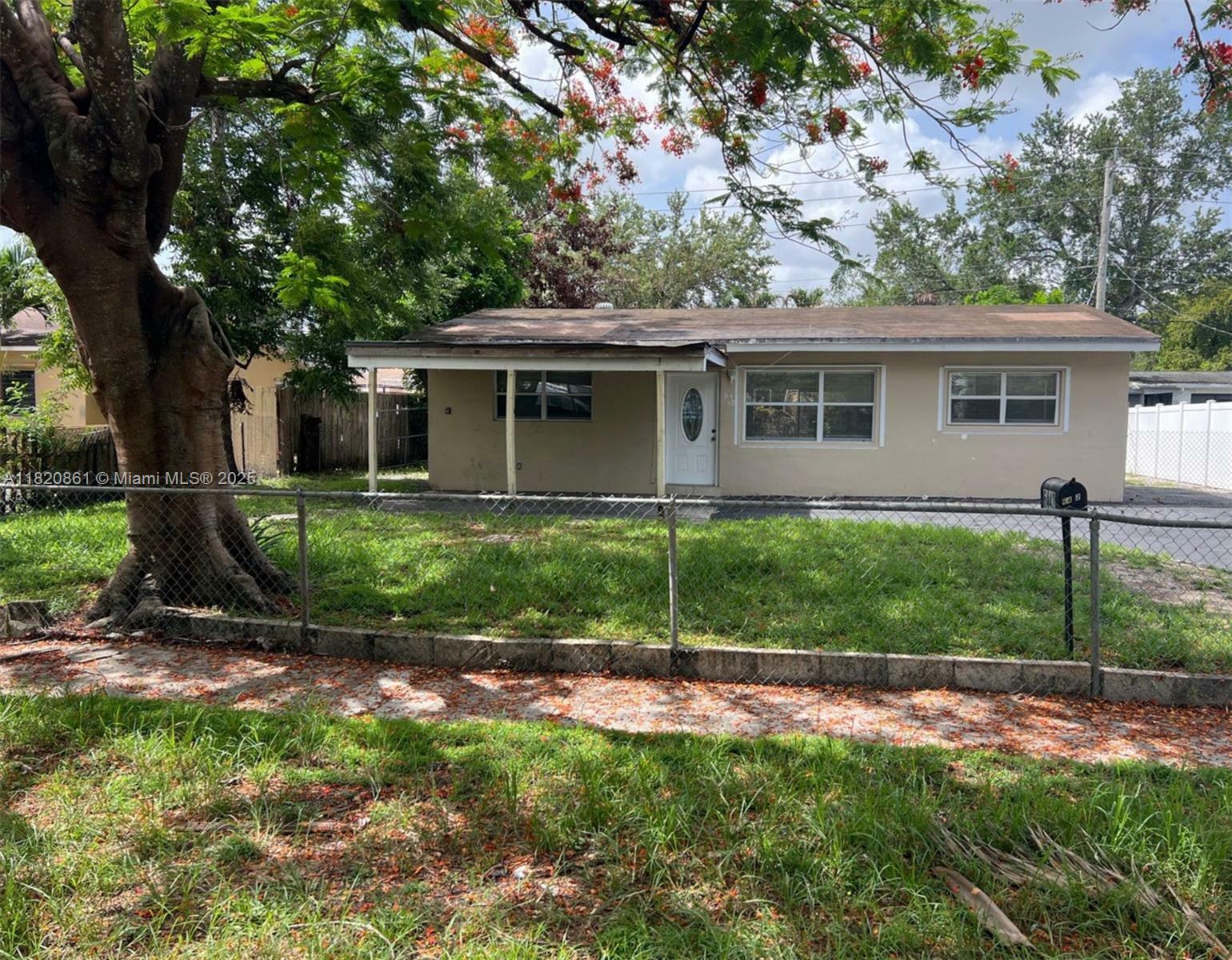 6442 Oak St  Hollywood FL 33024 photo
