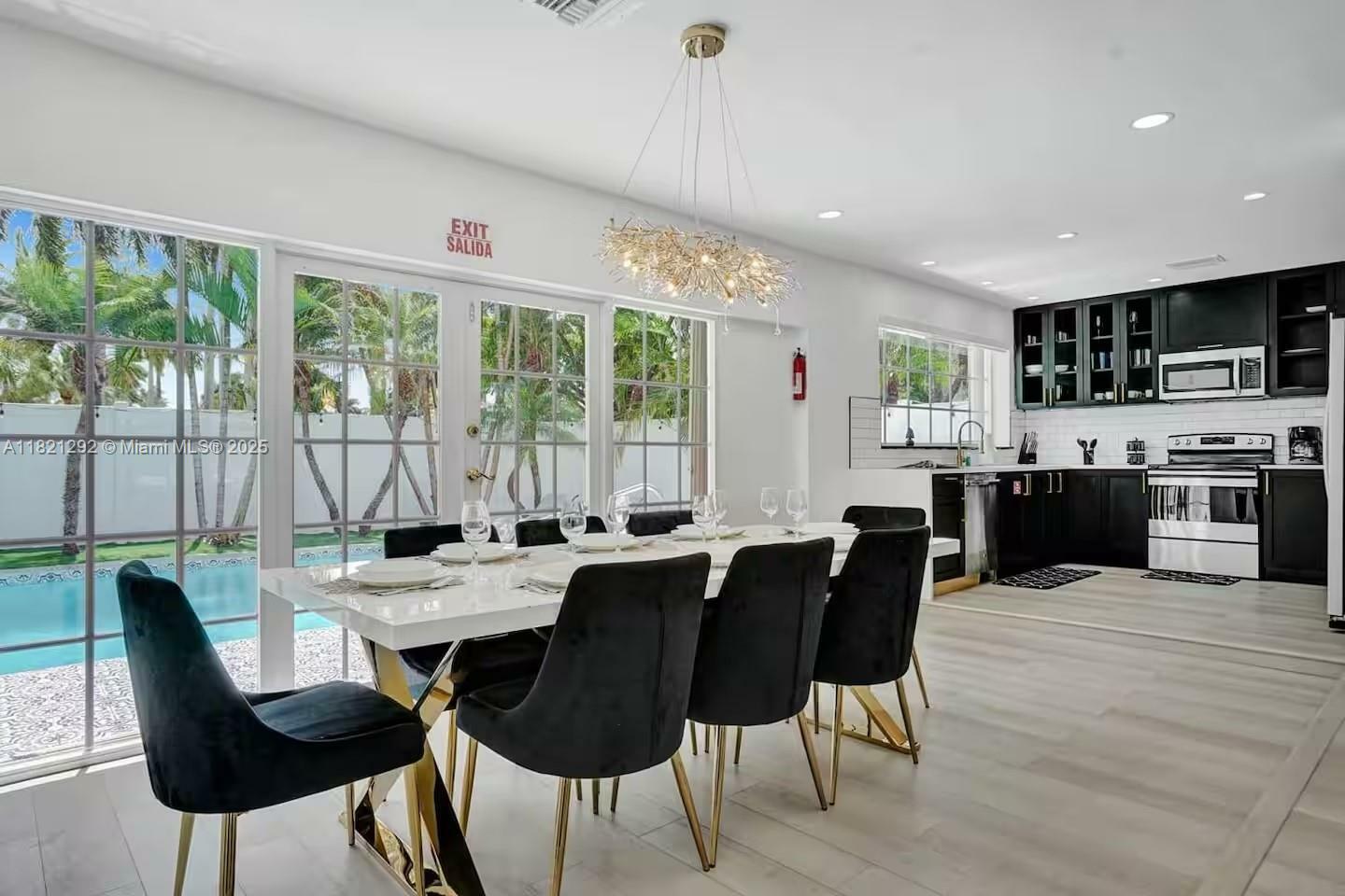 Property Photo: 1244 Garfield St FL 33019