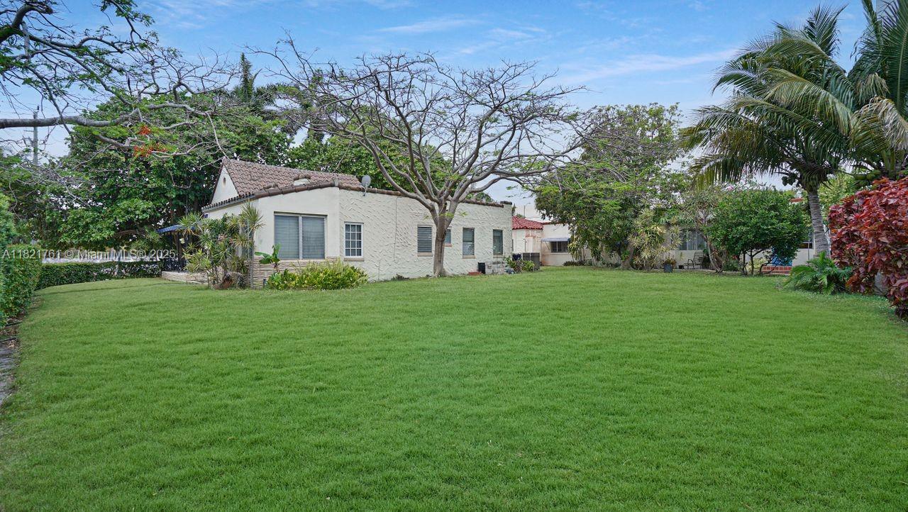 Property Photo: 1423 Biarritz Dr FL 33141