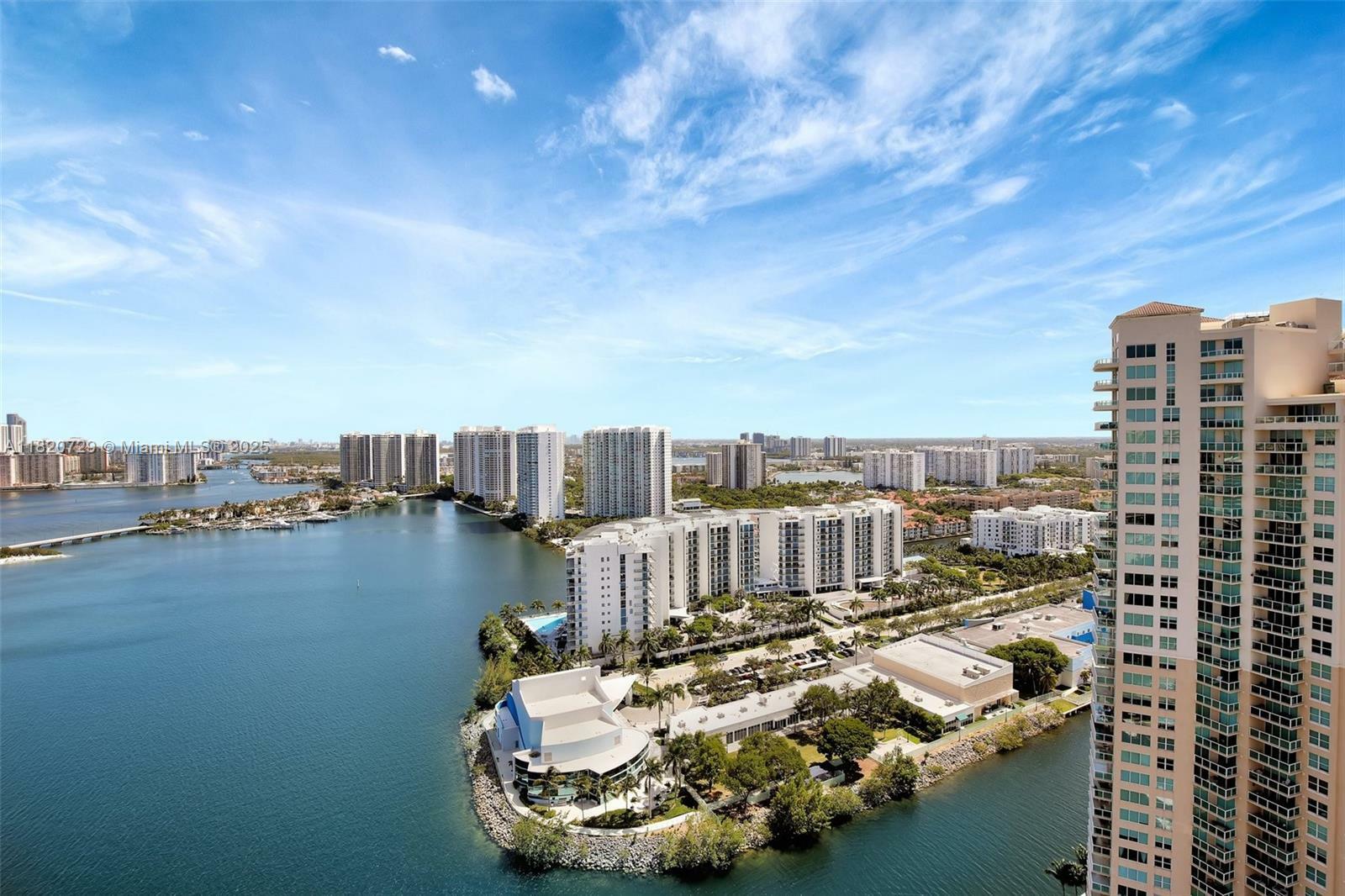 Property Photo: 3370 Hidden Bay Dr 3115 FL 33180