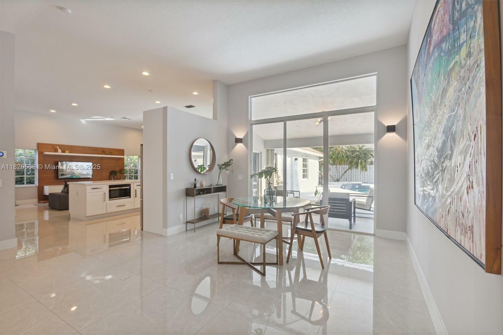 Property Photo: 803 Heritage Dr FL 33326
