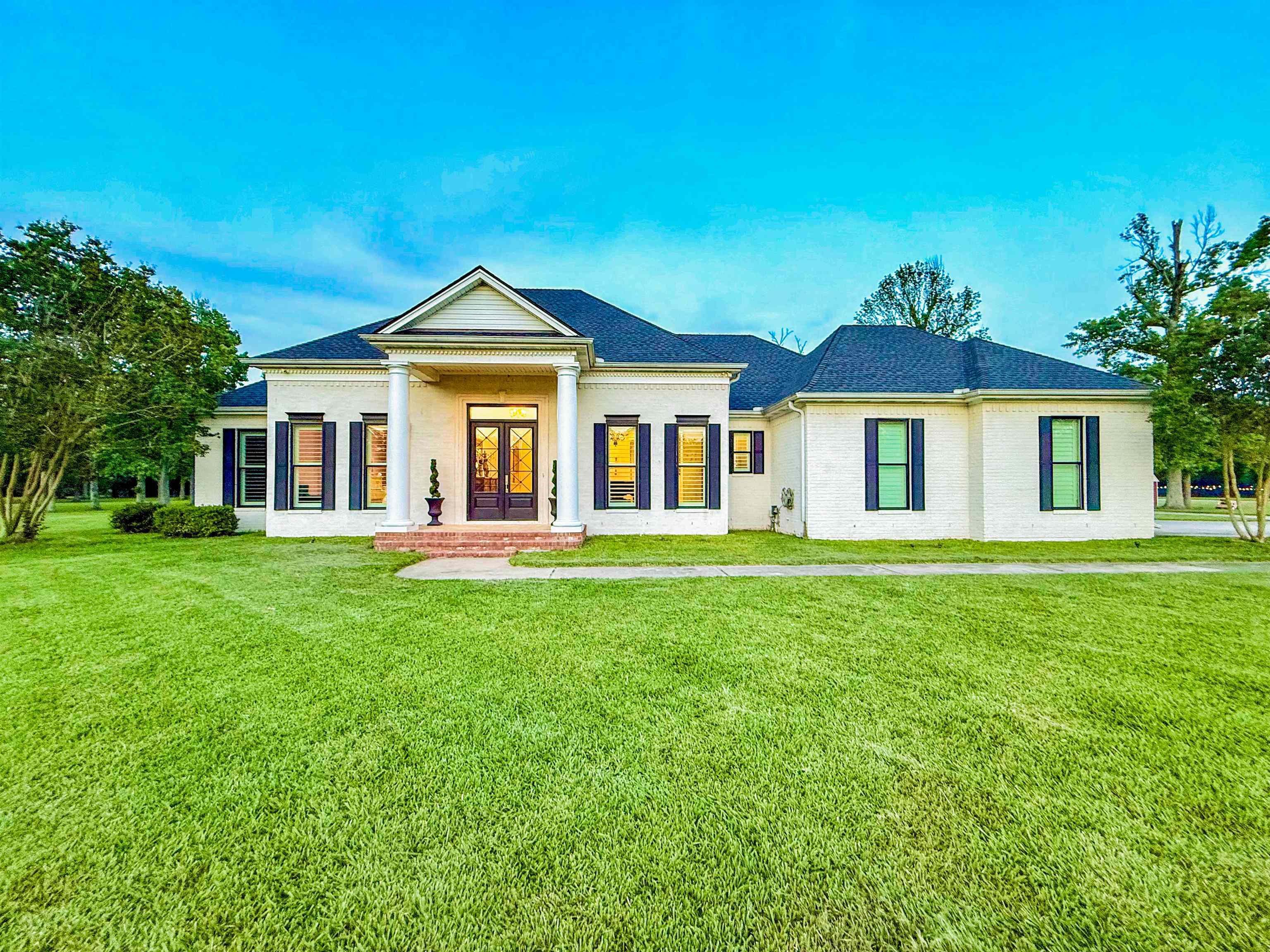 Property Photo:  5065 Turner Rd  TX 77630 