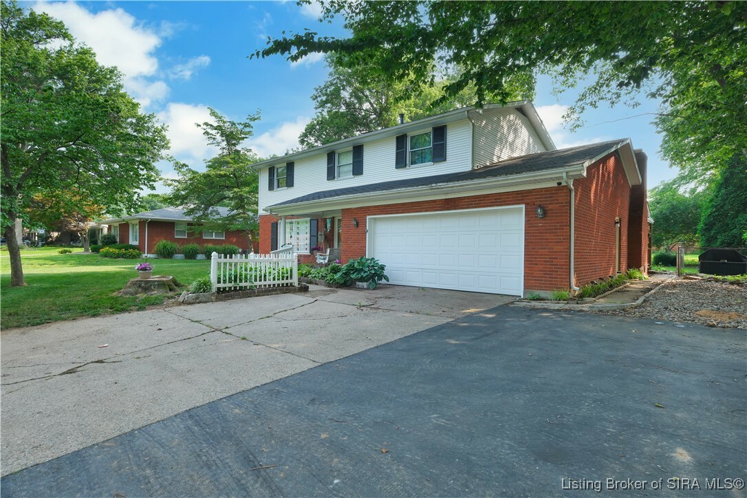 Property Photo: 503 Lancassange Drive IN 47130