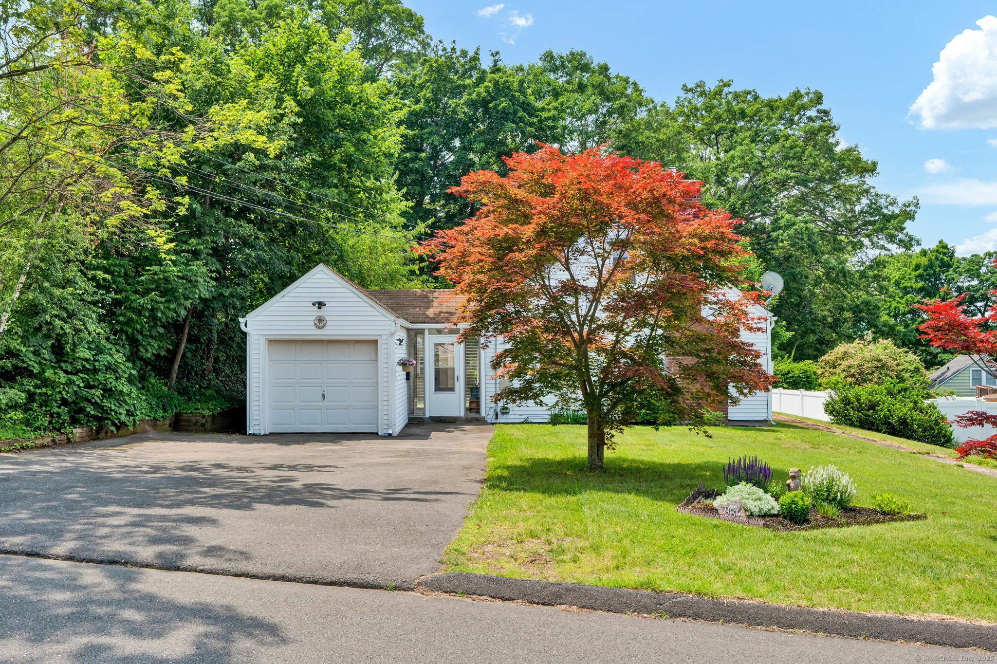 Property Photo: 98 Morningside Drive West CT 06010