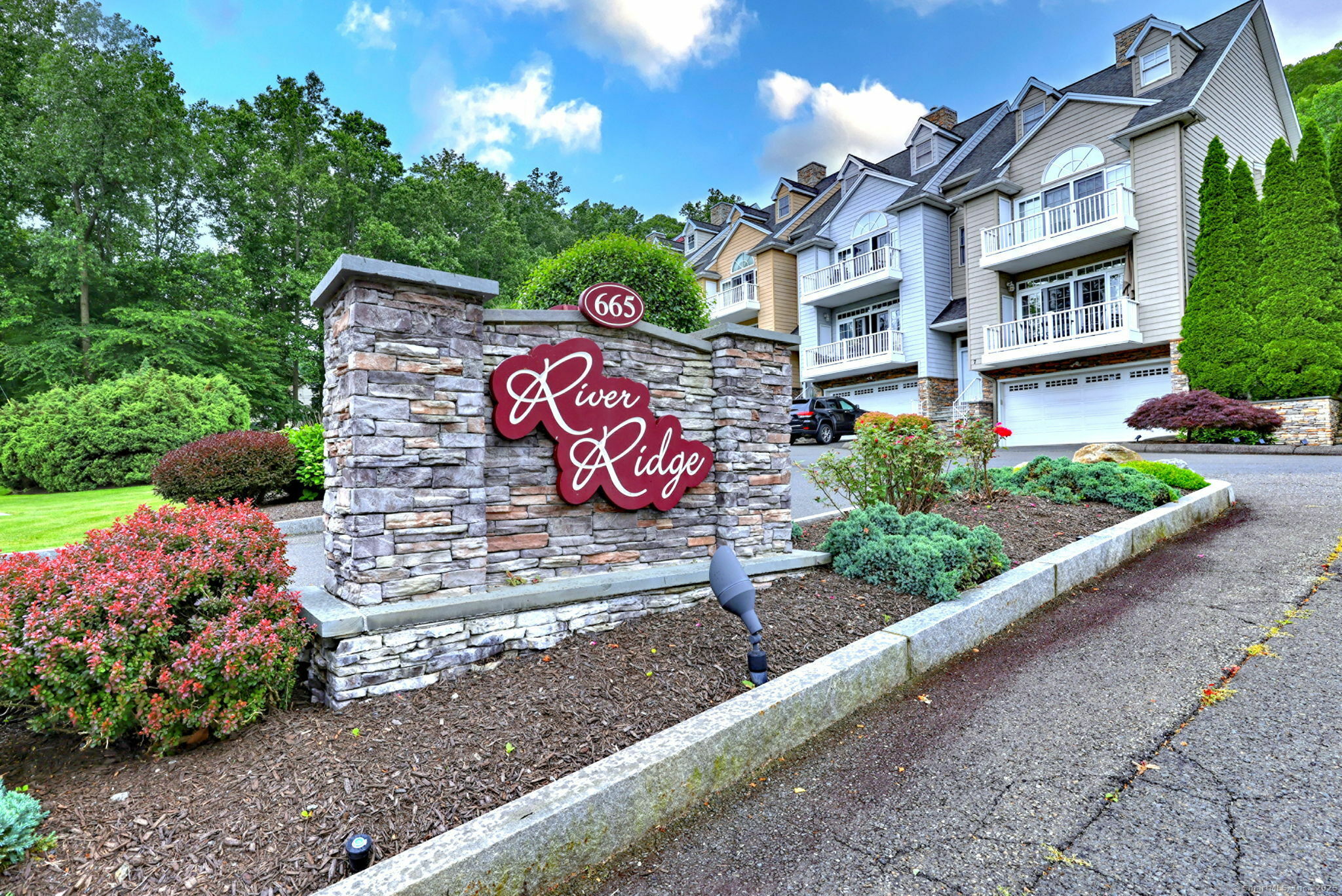 Property Photo: 665 River Road 2 CT 06484