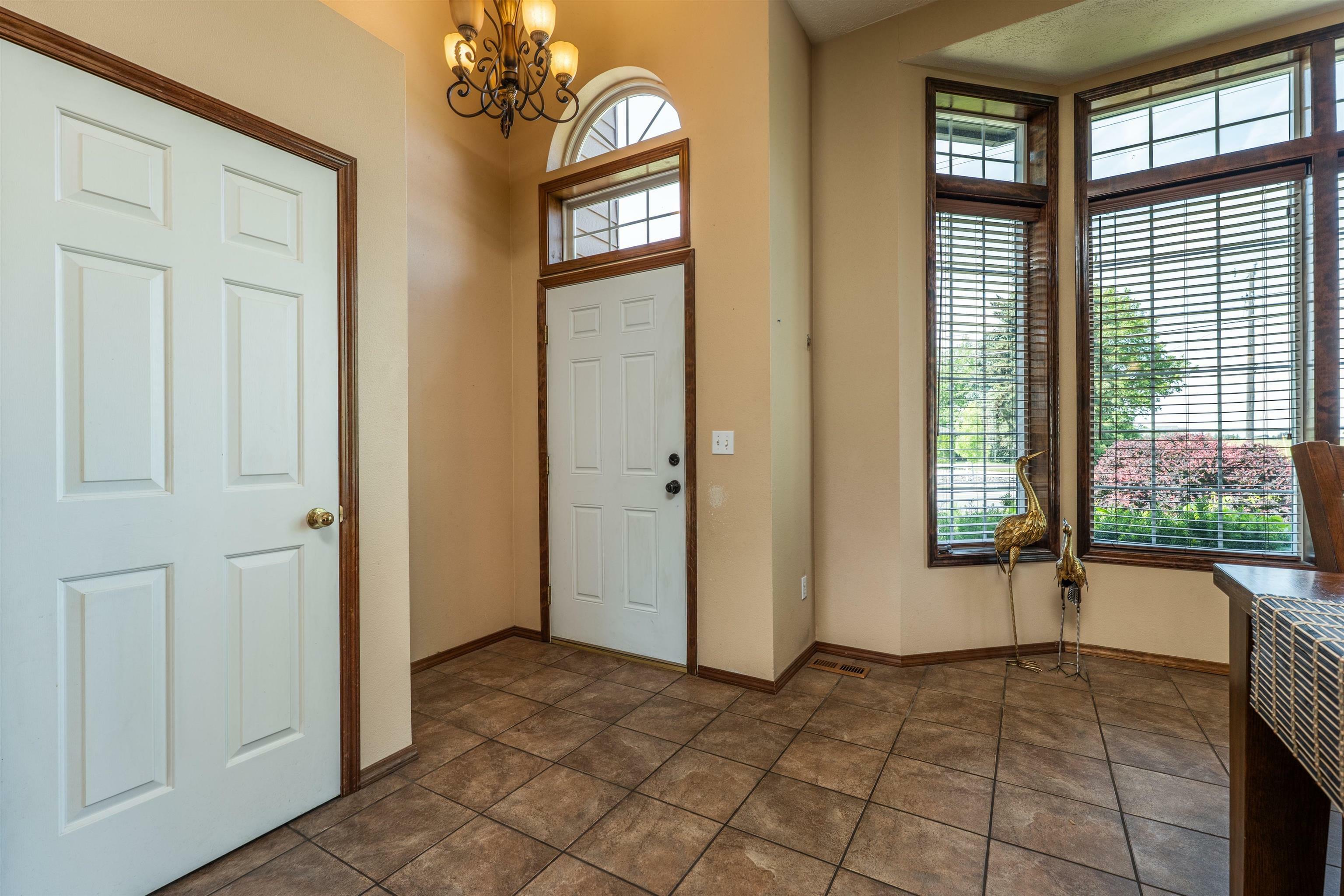 Property Photo: 8122 N Five Mile Rd WA 99208