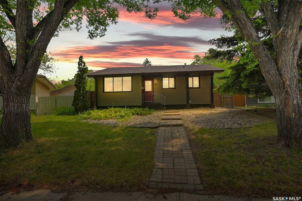 26 Forsyth Crescent  Regina SK S4R 5L7 photo