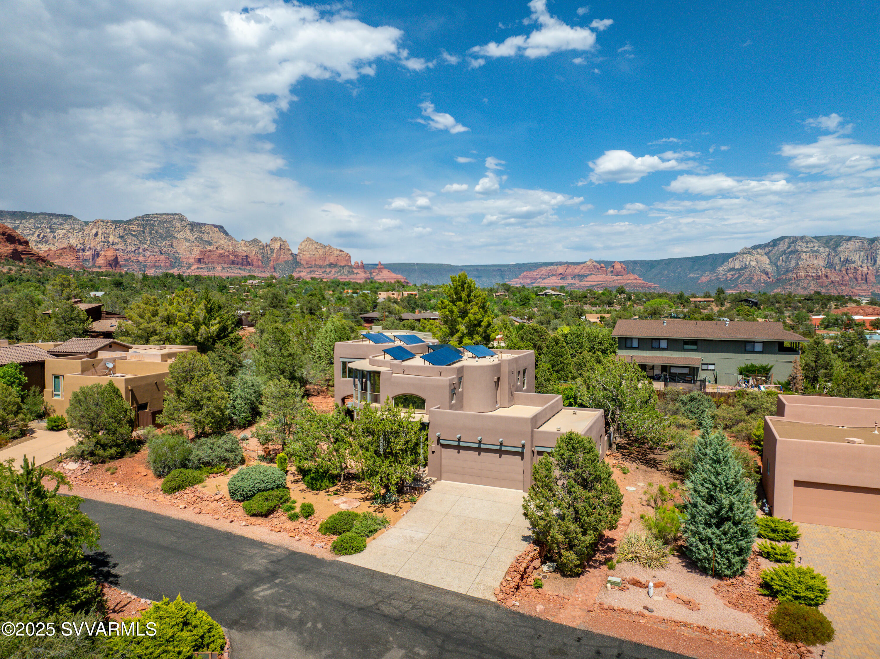 Property Photo: 2210 E Mule Deer Rd AZ 86336
