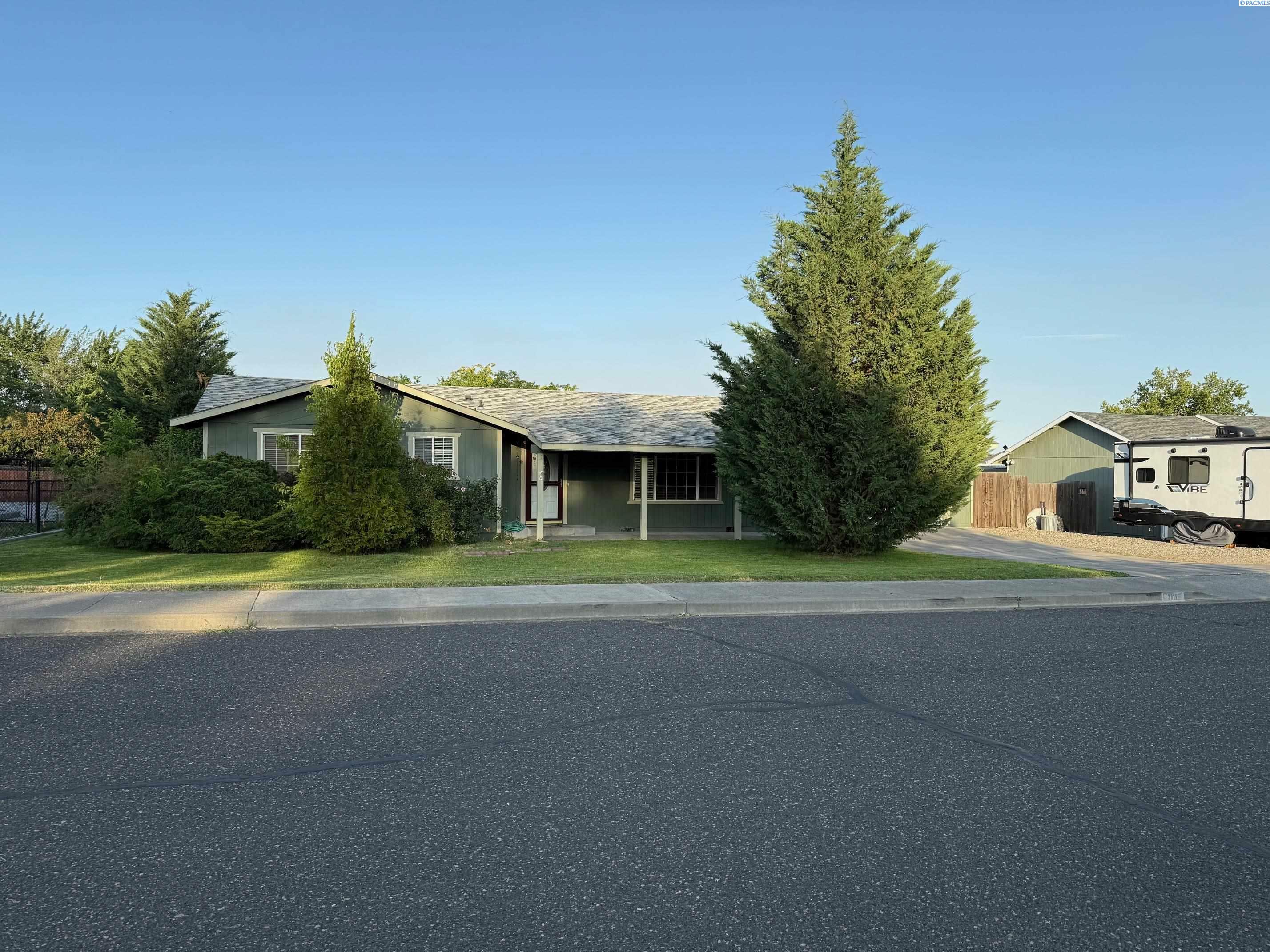 3811 Riverward Ct.  Pasco WA 99301 photo