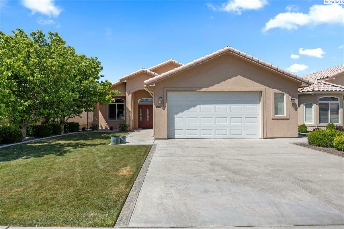 Property Photo: 9008 W Skagit Ave WA 99336