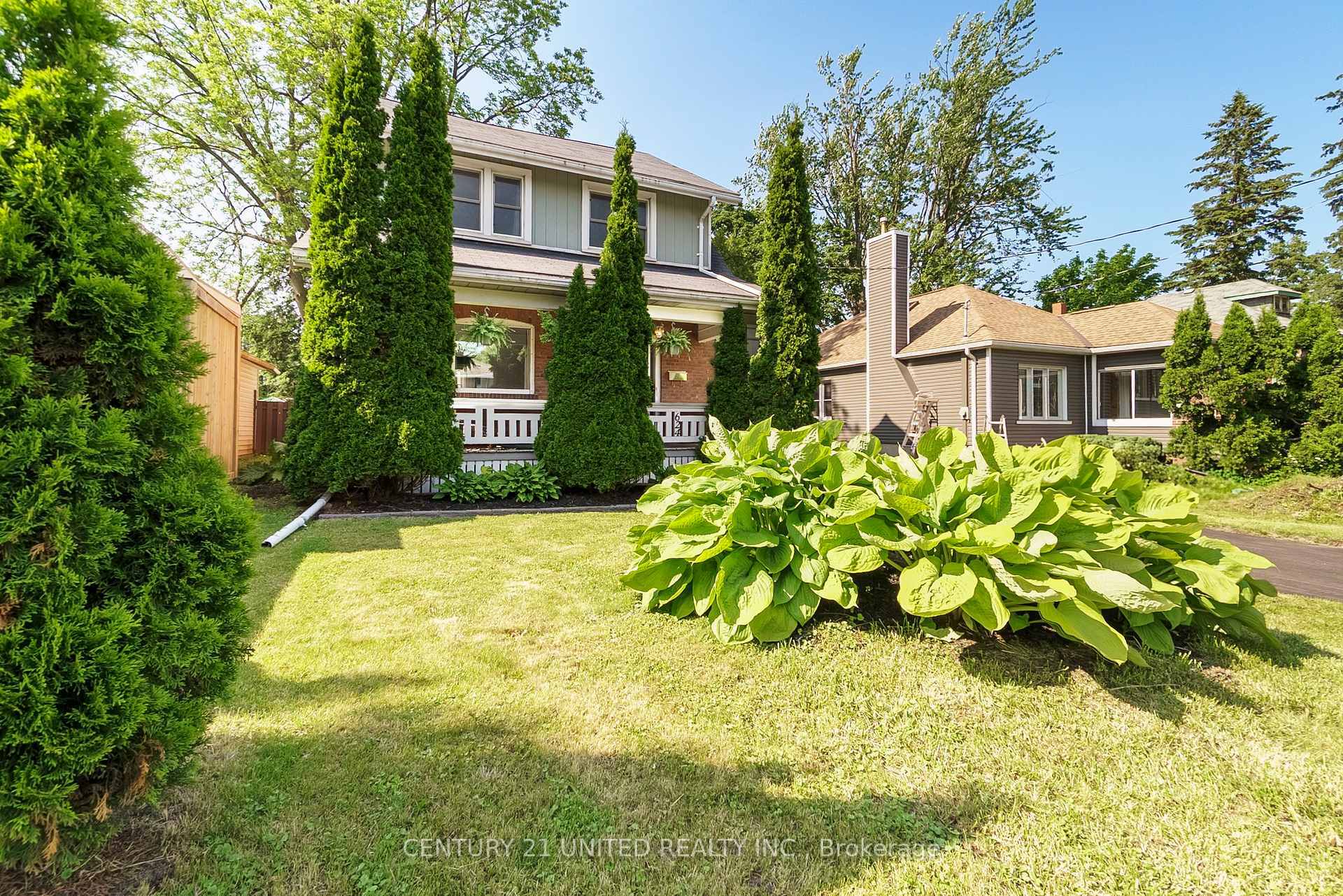 Property Photo: 624 Charlotte Street ON K9J 2W8