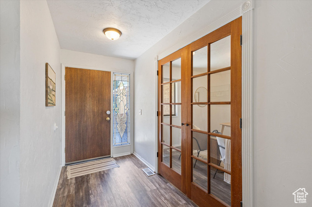 Property Photo: 3195 E Willowcrest S UT 84121